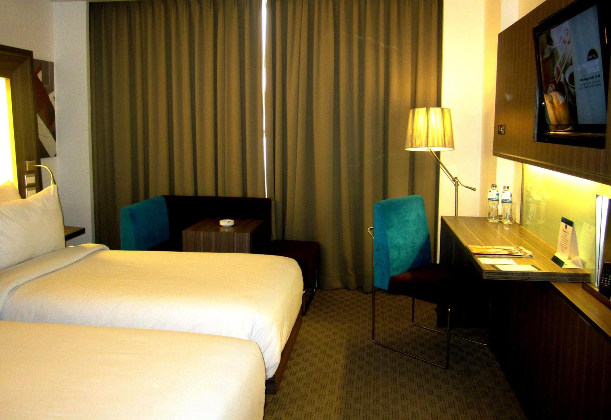 Novotel Bangka Hotel & Convention Center Pangkal Pinang Phòng bức ảnh