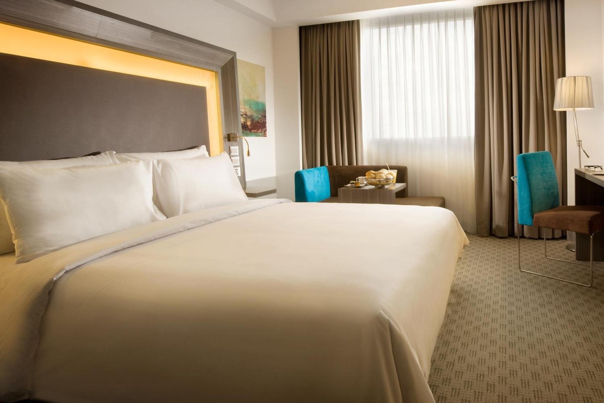 Novotel Bangka Hotel & Convention Center Pangkal Pinang Phòng bức ảnh
