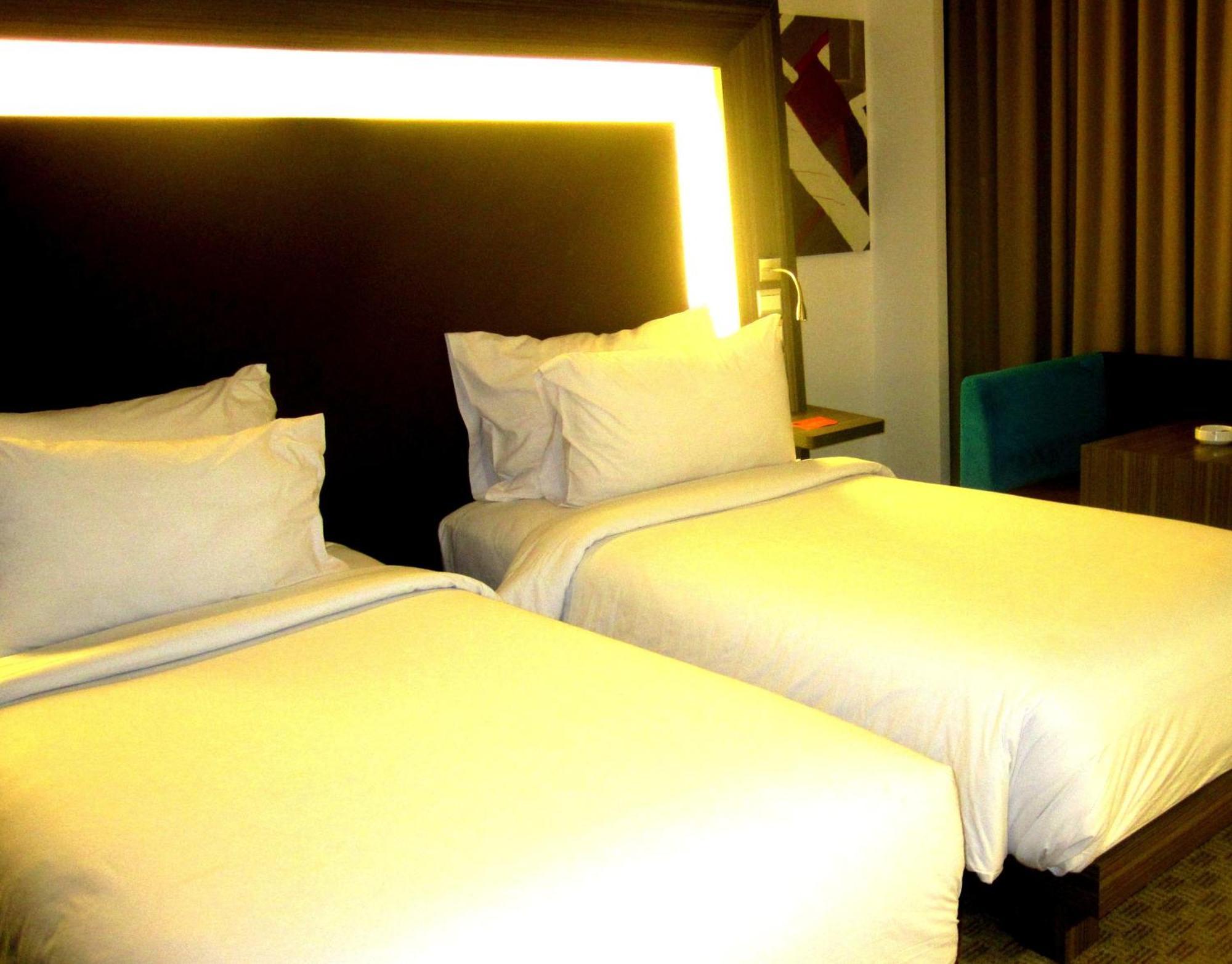 Novotel Bangka Hotel & Convention Center Pangkal Pinang Phòng bức ảnh