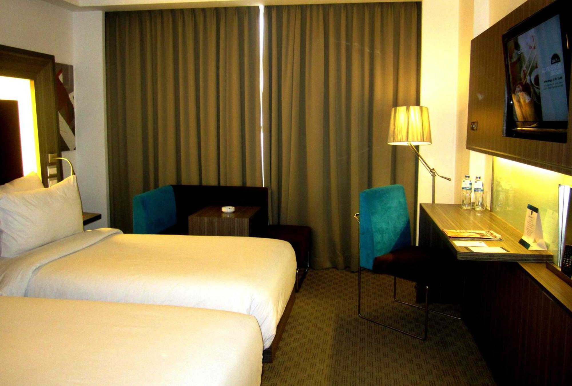 Novotel Bangka Hotel & Convention Center Pangkal Pinang Phòng bức ảnh